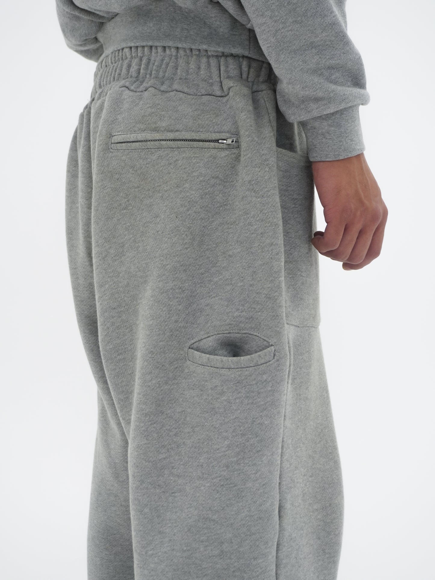 SOLO STRAIGHT SWEATPANTS - GREY